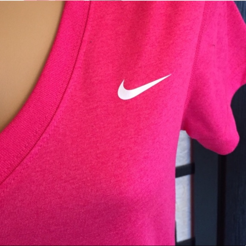 NIKE pink dry fit